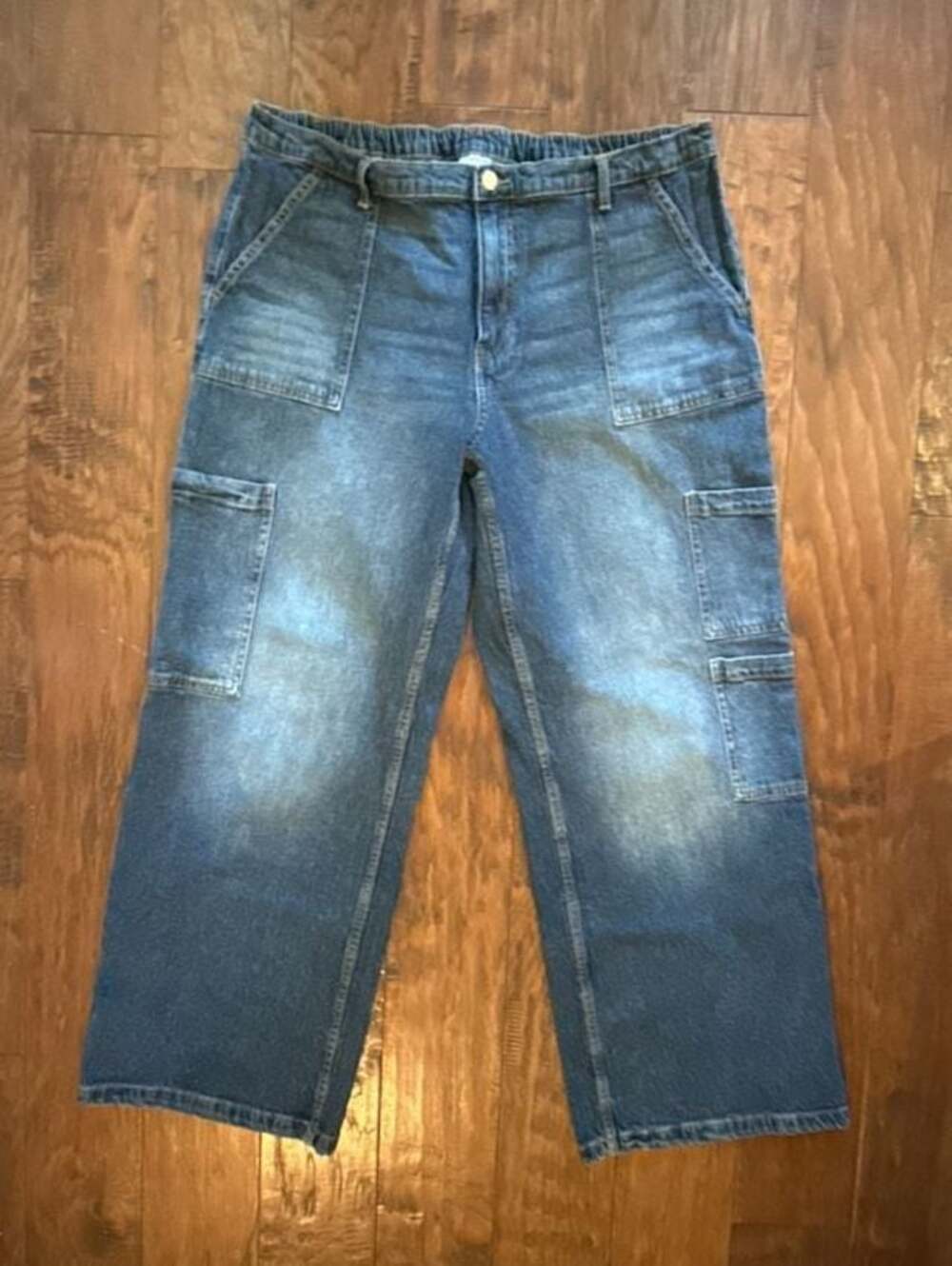 No Boundaries Women's Plus Size Elastic Waist Medium Wash Cargo Denim Jeans, 20
